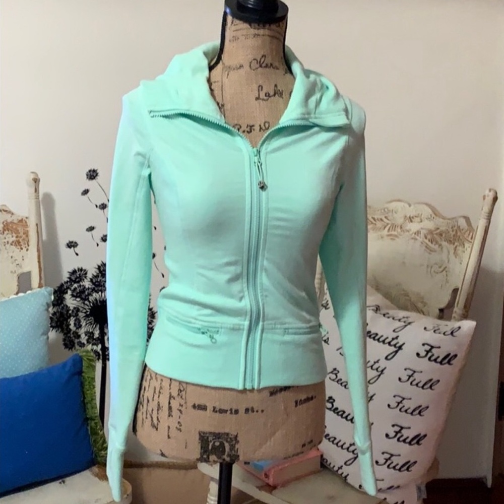 🍋LULU LEMON mint sweater